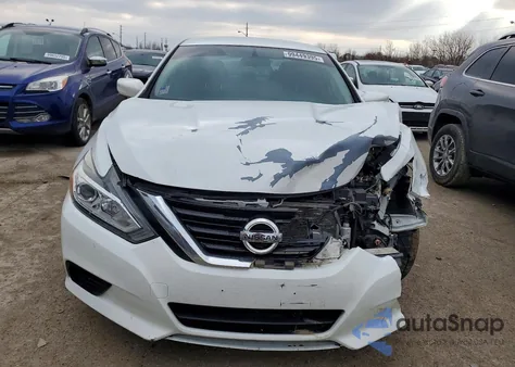 2016 Nissan Altima 2.5 z USA, uszkodzony, nr VIN 1N4AL3AP1GN361944